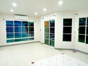 ตลาดจตุจักรคุ้มเกล้า 3.6 กม บ้าน 2ชั้น หลังมุม  ม.พระจอมเกล้าลาดกระบัง  รร.เตรียมอุดมพัฒนาการสุวรรณภูมิ 2.5 กม. สุวินทวงศ์  3นอน  65ตร.วา ภาพที่ 4