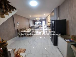 townhouse ให้เช่าทาวน์โฮม 4.5 ชั้น (สภาพใหม่) ใกล้ MRT สุทธิสาร 25.8 ตร.ว. 4 น 3 น้ำ ราคา 55,000 บาท/เดือน  4 ห้องนอน 55000 BAHT   ราคา - สุดคุ้ม เป็นทาวน์โฮม 4.5 ชั้น พร้อมอยู่ ที่ตั้งอยู่ในหมู่บ้านที่มีสภาพแวดล้อมที่ดี อยู่ใกล้สิ่งอำนวยความสะดวกในท ภาพที่ 6