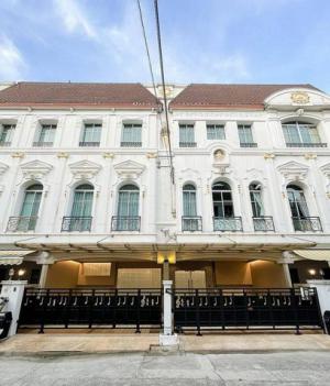  TOWNHOUSE บ้านกลางกรุง พระราม3 4+1นอน 425ตรม.พักได้สูงสุด10คน จอดรถได้6 คัน