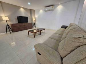  TOWNHOUSE บ้านกลางกรุง พระราม3 4+1นอน 425ตรม.พักได้สูงสุด10คน จอดรถได้6 คัน ภาพที่ 7