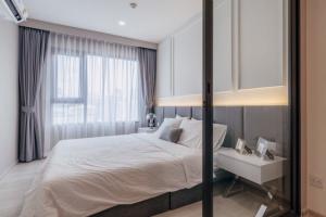 Life One Wireless Clean safe comfortable 18th floor BTS Phloen Chit