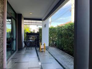 BH3545 ขายหรือให้เช่าบ้านเดี่ยว The Grand บางนา – วงแหวน บ้านหลังมุม ใกล้รามคำแหง 2 พร้อมอยู่ ทำเลศักยภาพ ใกล้เมกาบางนา สุวรรณภูมิ ภาพที่ 6