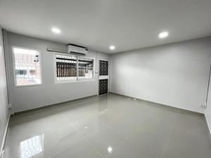 P610 ให้เช่า ทาวน์เฮ้าส์ 2 ชั้น หมู่บ้านธนะสิน ซอย นวมินทร์ 66 นวมินทร์ 68 บ้านพร้อมเข้าอยู่ วันที่ 17 พ.ค.68 บ้านรีโนเวทใหม่ ภาพที่ 8