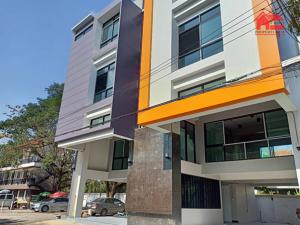 ให้เช่าบ้านโฮมออฟฟิศ 4ชั้นเนื้อที่ 90ตร.ว พื้นที่ใช้สอย 400ตร.ม 6ห้องนอน 6ห้องน้ำ จอดรถ10คัน ถนนรัชดา เขตจตุจักร ราคาเช่า 85,000 บ/ด