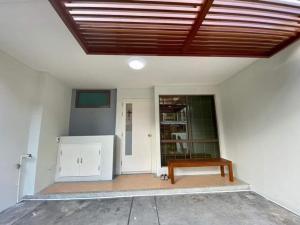 บ้านทาวน์ใหม่ 3 ชั้น3ห้องนอน 4ห้องน้ำ 2 ห้องนั่งเล่น สวนหลังบ้านถนนสุขุมวิท97 ภาพที่ 2