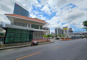 ให้เช่าพื้นที่หน้าร้าน  โชว์รูม สำนักงาน สุขุมวิท66 ใกล้ BTS อุดมสุข โครงการอัคนาท พลาซ่า 