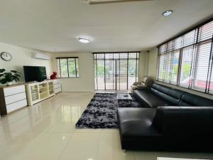 BH3600 ให้เช่าบ้านเดี่ยว 5 ห้องนอน สุขุมวิท 31 ใกล้ BTS พร้อมพงษ์ เอ็มโพเรียม และเทอมินอล 21 อโศก พื้นที่ใช้สอยประมาณ 350-400 ตารางเมตร ภาพที่ 2