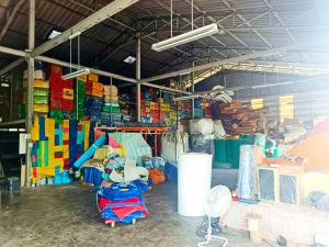 รถไฟฟ้า ตลาดมีนบุรี 1.5 กม. ให้เช่าด่วน อาคารพาณิชย์ 3ชั้น และ โกดัง รวม 1382ตรม.  บนพื้นที่ 1 ไร่ ย่านมีนบุรี  ภาพที่ 2