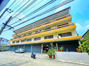 ถูกที่สุดในโลก โลตัส สุขุมวิท50 BTS อ่อนนุช 900ม. อาคารพาณิชย์ 7คูหา มีลิฟท์ 4 ชั้น  600ม. 8นอน 5น้ำ 2,002 ตร.ม.  282ตร.วา. 
