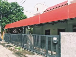  เฟอร์ครบ ให้เช่าบ้านแฝด ติดแฟชั้นไอซ์แลนด์ 72 ตรว. รามอินทรา 97-101 4นอน 400 ตรม. 4น้ำ 1รับแขก 
