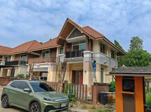 พระราม9 กรุงเทพกรีฑา ให้เช่าคฤหาสน์เดี่ยว Pool Villa 2 ชั้น 76ตร.วา. APL ลาดกระบัง 2กม. 256 ตร.ม. ม.นานาชาติแสตมฟอร์ด 7.6 กม.4 นอน 3 น้ำ 