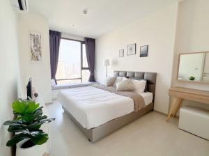 Rhythm Sukhumvit 42 Private convenient quiet 18th floor BTS Ekkamai