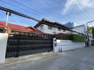 รหัสC6773 ให้เช่าบ้านเดี่ยว 2 ชั้น ซอยอารีย์สัมพันธ์-6 ถนนพระราม-6  พหลโยธิน 5 ใกล้รถไฟฟ้า BTS อารีย์ ภาพที่ 2