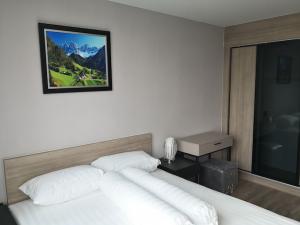 The Teak Sukhumvit 39 comfortable safe peaceful 4th floor BTS Phrom Phong