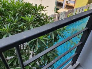 ให้เช่าคอนโด  BANGKOK FELIZ สาทร-ตากสิน  1 ห้องนอน 1 ห้องน้ำ ชั้น 4 ขนาด 31ตร.ม ระเบียงวิวสระว่ายน้ำ  ภาพที่ 5