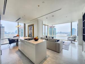 Five-Star Lifestyle by the River - 2BR at Four Seasons near BTS Saphan Taksin