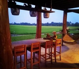 ที่วิวสวยมีไว้ไม่ผิดหวัง  ให้เช่าบ้านไม้ถ่ายหนังถ่ายละคร MV โฆษณา หนังสั้น คอนเท้นท์ บ้านสวยวิวทุ่งนา ไทรน้อย 0968821857
