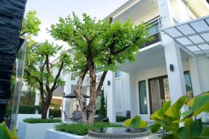 บ้านหรูเนื้อที่ 130วา5นอน 5น้ำ ใกล้สนามบินสุวรรณภูมิ เพียง 5 นาที โรบินสัน ลาดกระบัง ถนนลาดกระบัง สุวรรณภูมิ ภาพที่ 3