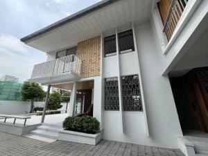 HR 6023 ให้เช่าบ้านเดี่ยว 143 ตรว. ซอยปรีดีพนมยงค์ 25 (เอกมัยซอย 10) รีโนเวทใหม่ พร้อมเข้าอยู่ทันที ภาพที่ 2