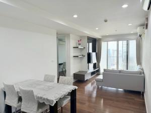 15 Sukhumvit Residence spacious beautiful view quiet 22nd floor BTS Nana