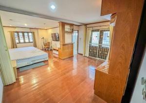 ให้เช่าและขาย บ้านเดี่ยวพร้อมโกดัง รามอินทรา 60  ใกล้แฟชั่นไอส์แลนด์  ภาพที่ 4