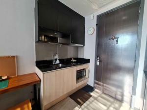 Edge Sukhumvit 23 comfortable clean quiet 6th floor BTS Asoke ภาพที่ 5