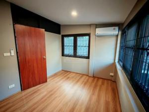 ให้เช่าบ้านเดี่ยว 2 ชั้น ซอยลาดพร้าว 74 รีโนเวทใหม่  ใกล้รถไฟฟ้าสายสีเหลืองลาดพร้าว 71 ภาพที่ 6