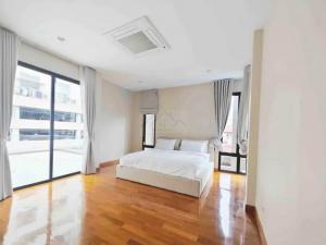 ให้เช่า Pool Villa 3 ชั้น 7 ห้องนอน ซอยอินทามระ 29 ห้วยขวาง สุทธิสาร พร้อมสระว่ายน้ำ ใกล้ BTS อารีย์, BTS สะพานควาย ภาพที่ 7