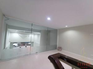 RB021923 ให้เช่า อาคารพาณิชย์ ตึกแถว 5 ชั้น ย่านอโศก ตรงข้ามตึกExchange tower ใกล้ BTS อโศก  ภาพที่ 3