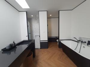 PR004 For Rent : : Bangtao Luxury Pool Villa  3 bedrooms 3 Bathrooms, Pool view. ภาพที่ 5