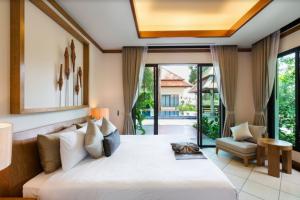 PR057 For Rent : Nai Harn, Luxury Tree Pool Villa, 3 Bedrooms 3 Bathrooms, Garden view. ภาพที่ 2