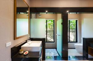 PR057 For Rent : Nai Harn, Luxury Tree Pool Villa, 3 Bedrooms 3 Bathrooms, Garden view. ภาพที่ 5