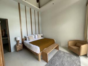 PR053 For Rent : Rawai, Luxury New Pool Villa, 2 Bedrooms 2 Bathrooms, Garden view. ภาพที่ 5