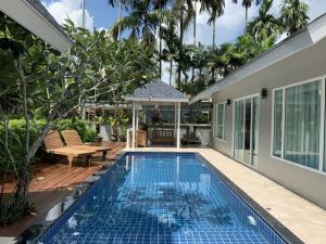 PR052 For Rent : Thalang, Luxury Private Pool Villa, 6 Bedrooms 6 Bathrooms, Garden view.