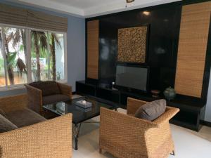 PR050 For Rent : Thalang, Luxury Private Pool Villa, 4 bedrooms 4 Bathrooms, Garden view. ภาพที่ 2