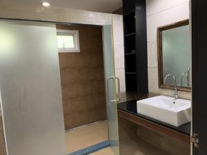 PR050 For Rent : Thalang, Luxury Private Pool Villa, 4 bedrooms 4 Bathrooms, Garden view. ภาพที่ 4