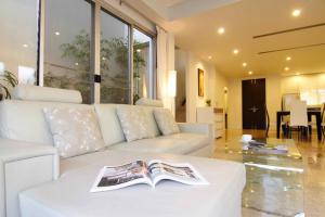 PR048 For Rent : Phuket Town, Luxury Private Pool Villa, 3 bedrooms 2 Bathrooms, Pool view. ภาพที่ 3