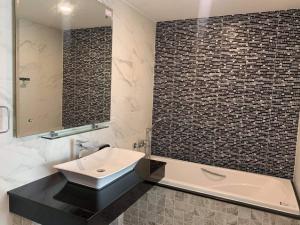 PR046 For Rent : Bangtao Private Pool Villa, 3 bedrooms 4 Bathrooms, Pool view. ภาพที่ 4