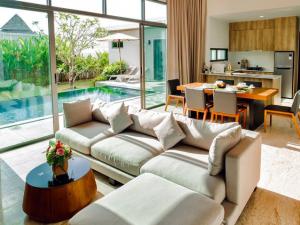 PR039 For Rent : Boat Avenue, Luxury Private Pool Villa, 3 bedrooms 3 Bathrooms, Pool view.  ภาพที่ 2