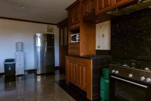 PR038 For Rent : Patong Luxury Private Pool Villa, 4 bedrooms 6 Bathrooms, Forest view.  ภาพที่ 7