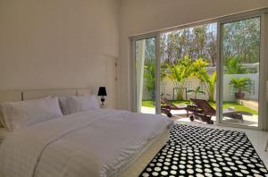 PR032 For Rent : Thalang, Luxury Private Pool Villa , 3 bedrooms 3 bathrooms.  ภาพที่ 3