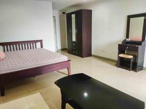 พร้อมเฟอร์  รร.นานาชาติเวลล์ส 700 ม. รีเจ้นท์ โฮม1-4 BTS บางจาก 1 กม.ให้เช่าคอนโด รีเจ้นท์ โฮม ชั้น 3  31ตร.ม.1นอน ตลาดพระโขนง 1.5 กม. ภาพที่ 4