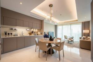 ให้เช่าคอนโด 1 ห้องนอน Sindhorn Tonson สีลม 87 ตร.ม. ติดสวนลุมพินี เฟอร์ Ultra Luxury พร้อมอยู่ ภาพที่ 3