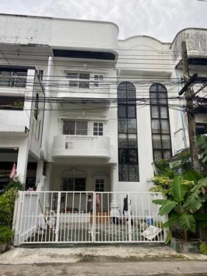 ให้เช่าทาวน์โฮม 3 ชั้น รีโนเวทใหม่ หมู่บ้านแมนชั่น ลาดพร้าว 84