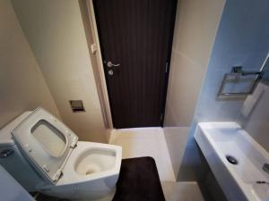 Rhythm Sukhumvit 44 comfortable private quiet 11th floor BTS Phra Khanong ภาพที่ 4