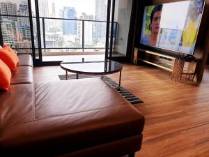 A02226 ให้เช่า The Lofts Asoke  68,000บาท ห้องสวย วิวดี แต่งครบ พร้อมอยู่   090-969-2878 ภาพที่ 2