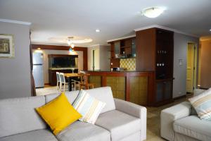เช่า คอนโด 4 ห้องนอน ยังเพลส ซอยประสานมิตร (สุขุมวิท 23)- Young Place Condo Sukhumvit 23