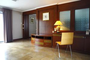เช่า คอนโด 4 ห้องนอน ยังเพลส ซอยประสานมิตร (สุขุมวิท 23)- Young Place Condo Sukhumvit 23 ภาพที่ 4