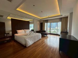 RR024 Royal Residence Park ห้อง 220 ตรม 3ห้องนอน 3ห้องน้ำ