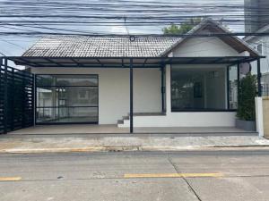 BH1239 ให้เช่าพื้นที่ อาคารชั้นเดียวพื้นที่ใช้สอย 90ตร.ม. ซอยวิภาวดี42 เขตจตุจักร